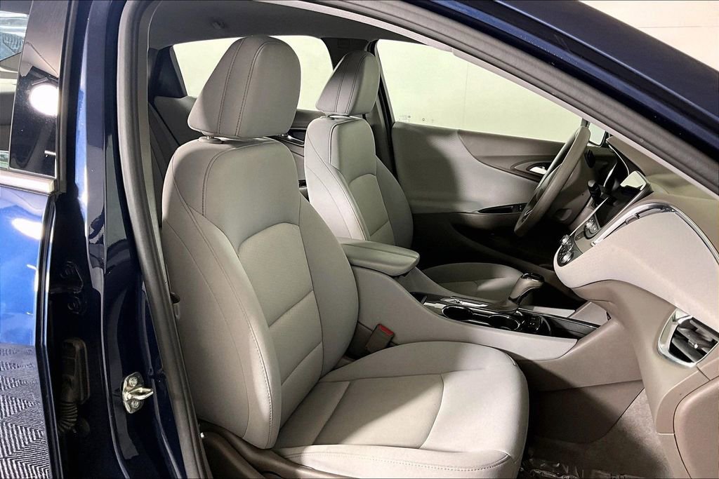 Used 2020 Chevrolet Malibu LT FWD image 6