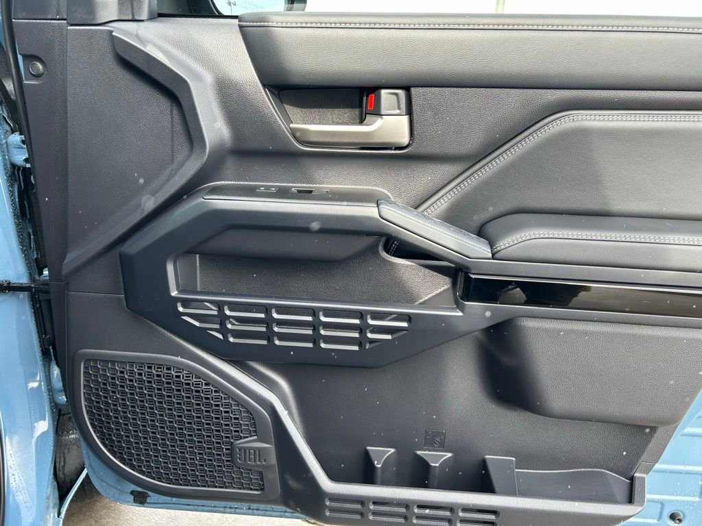 Used 2025 Toyota 4Runner Limited w/ Tow Technology Package image 31