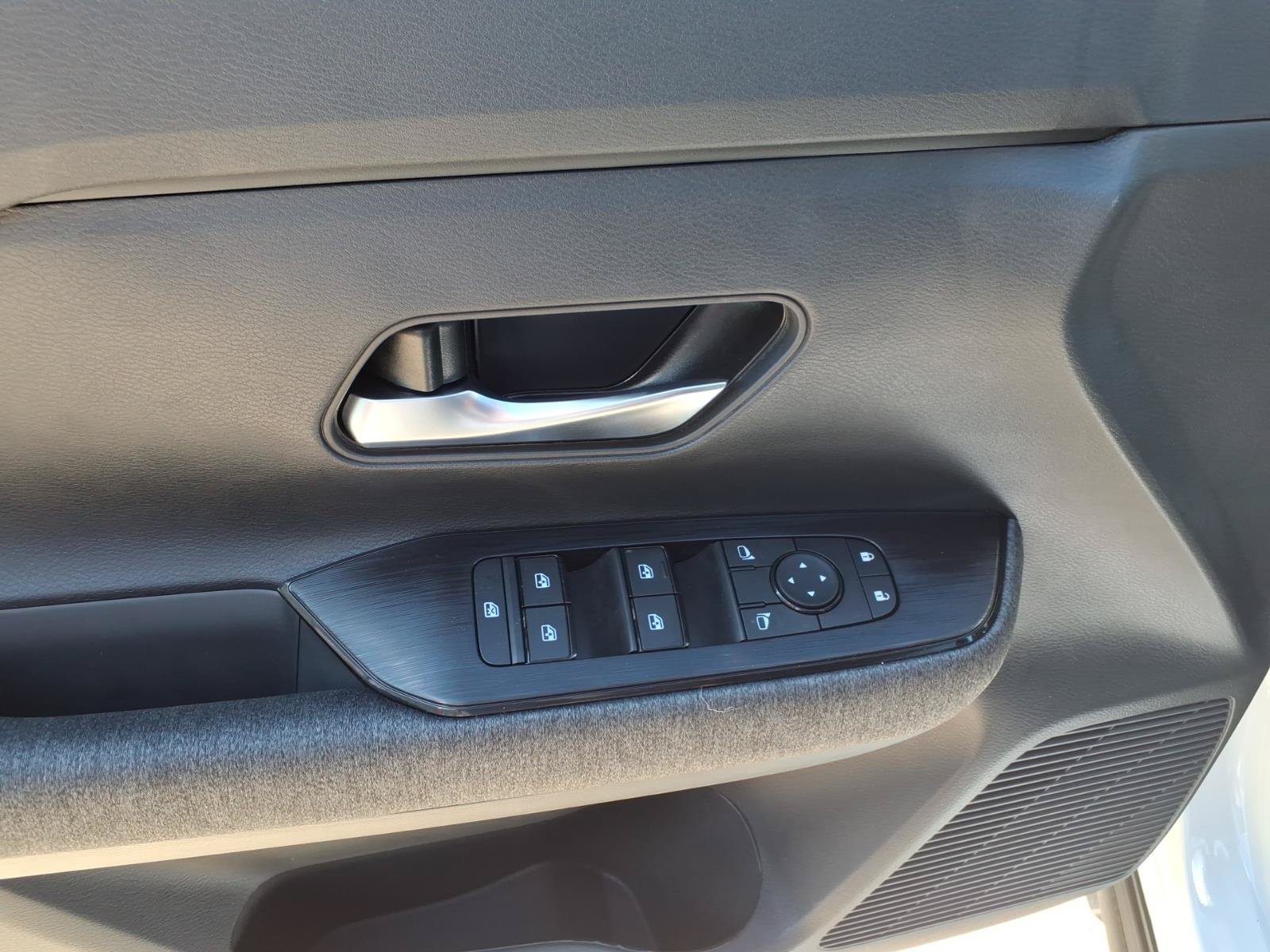 New 2027 Nissan Kicks SV AWD/4WD image 11
