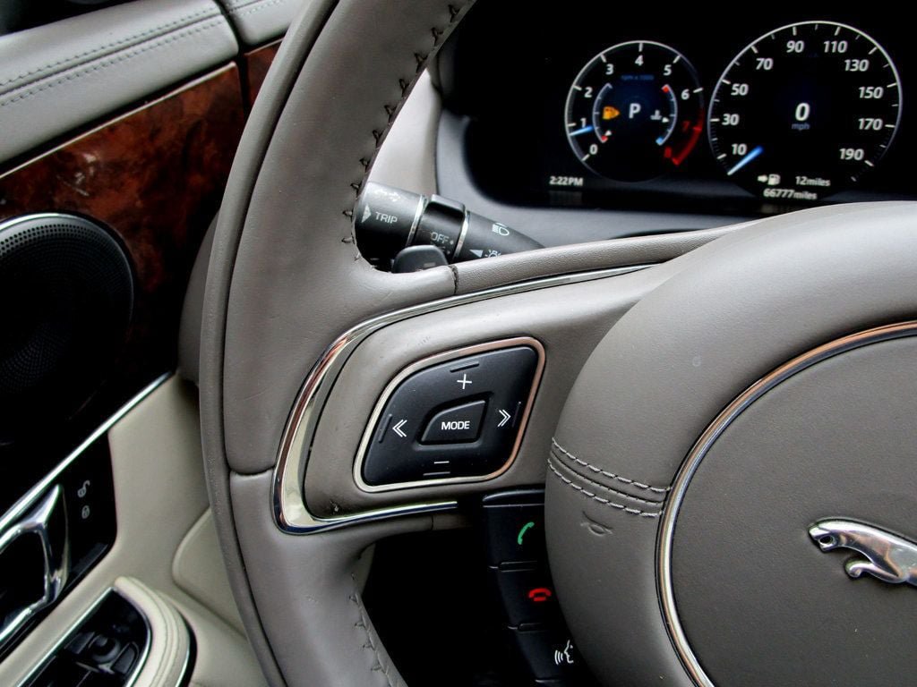 Used 2016 Jaguar XJ L Portfolio AWD/4WD image 21