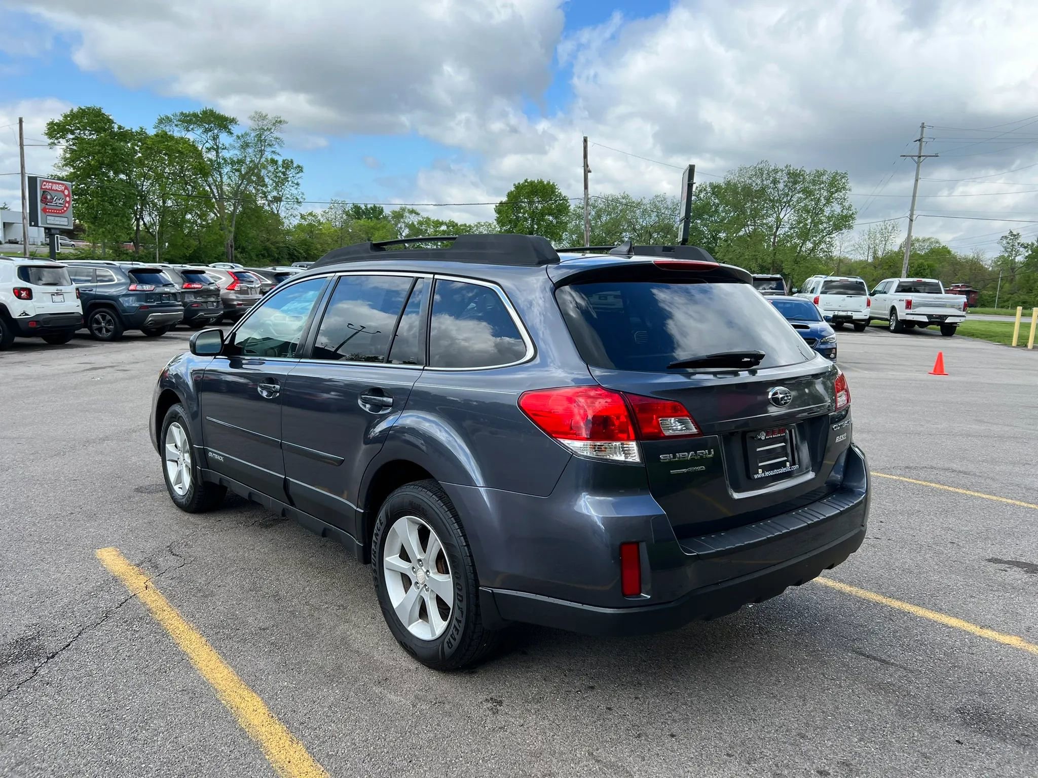 Used 2014 Subaru Outback 2.5i Premium w/ Moonroof Package AWD/4WD image 7