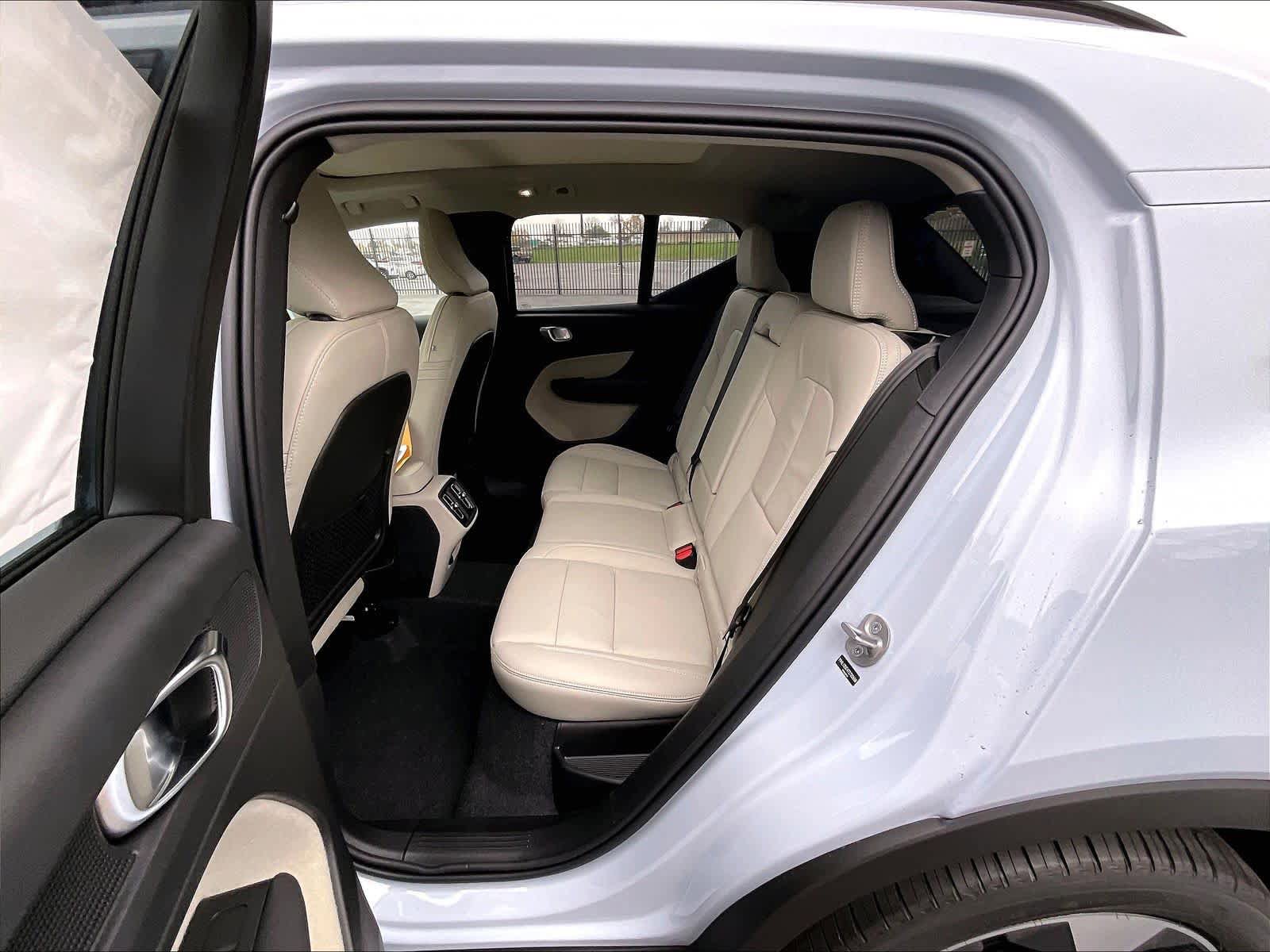 New 2026 Volvo XC40 B5 Plus w/ Protection Package Premier AWD/4WD image 12