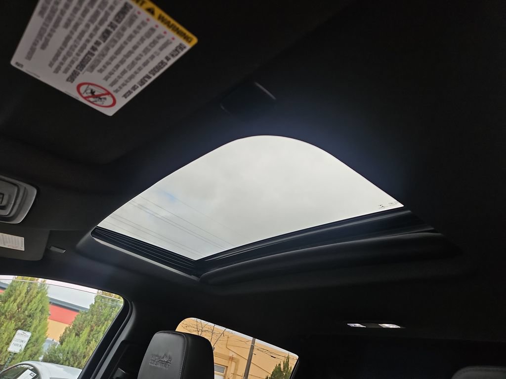 Used 2023 Chevrolet Silverado 2500 High Country w/ Z71 Off-Road Package AWD/4WD image 22