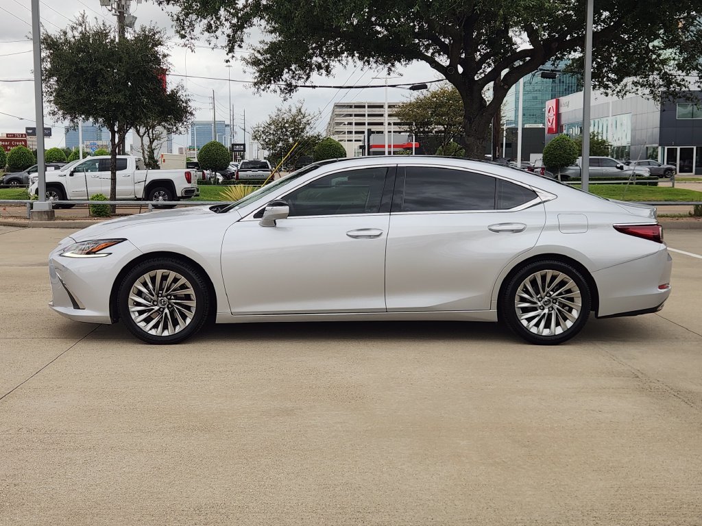 Used 2019 Lexus ES 350 Ultra Luxury w/ Accessory Package 2 FWD image 4