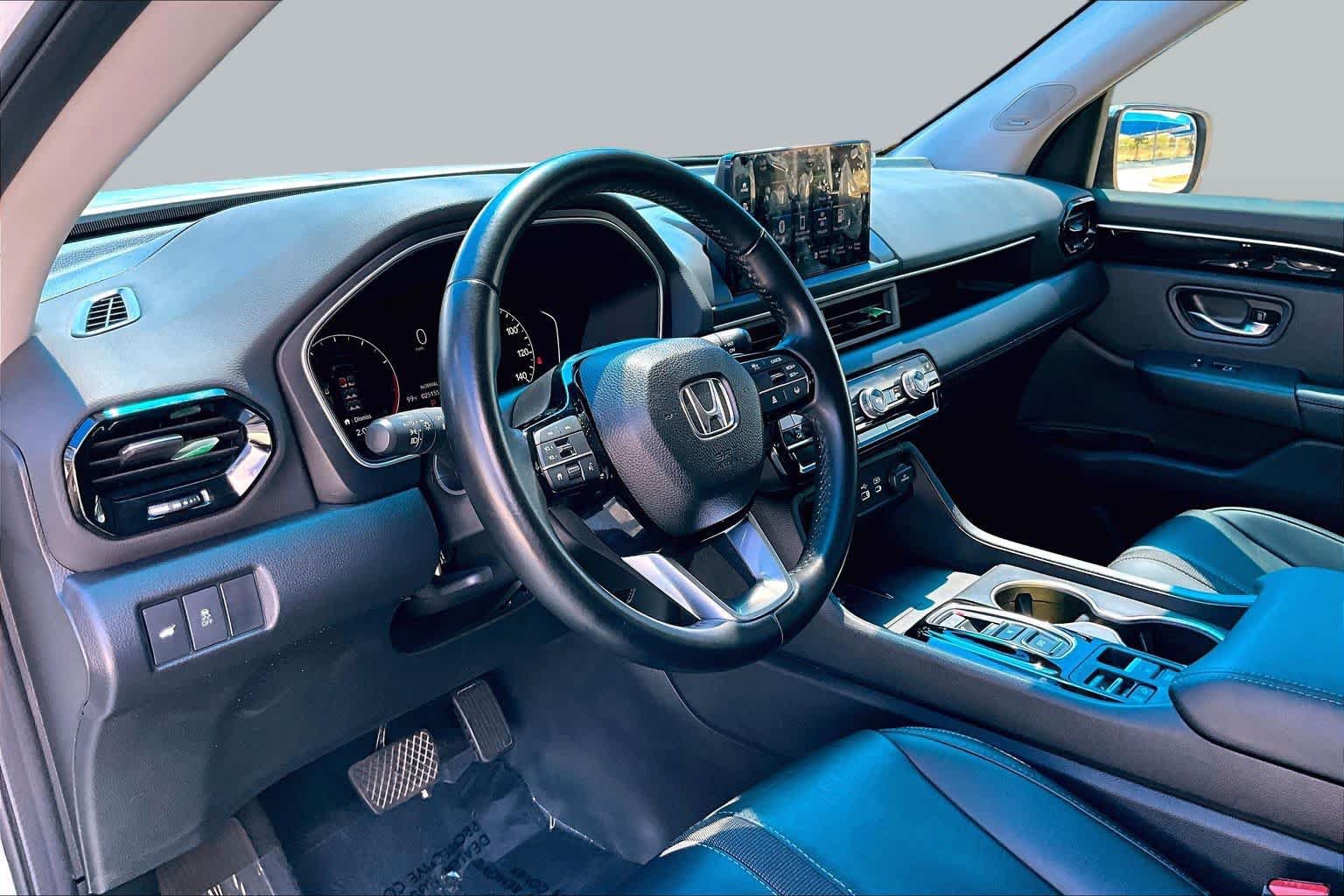 Used 2024 Honda Pilot Touring image 17