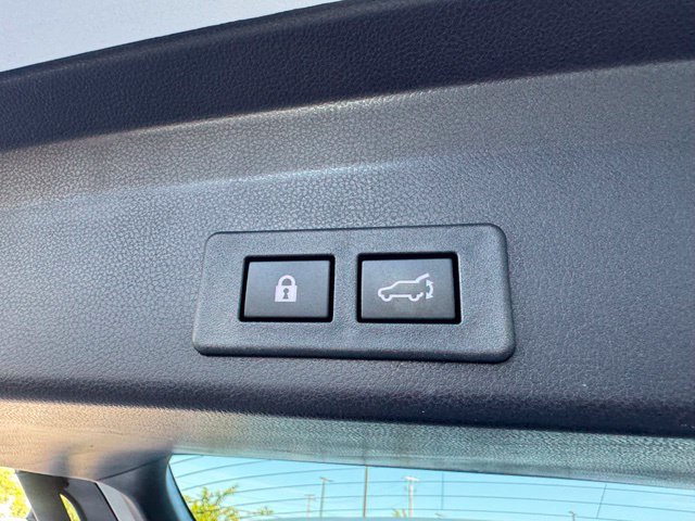Used 2023 Subaru Ascent Limited w/ Technology Package AWD/4WD image 12