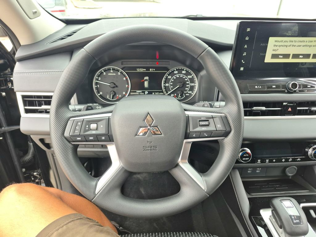 New 2026 Mitsubishi Outlander ES image 14