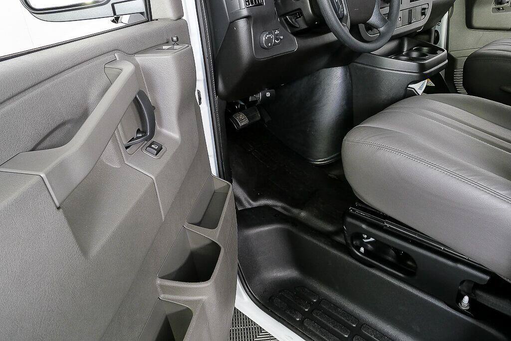 New 2025 GMC Savana 2500 w/ Driver Convenience Package RWD image 6