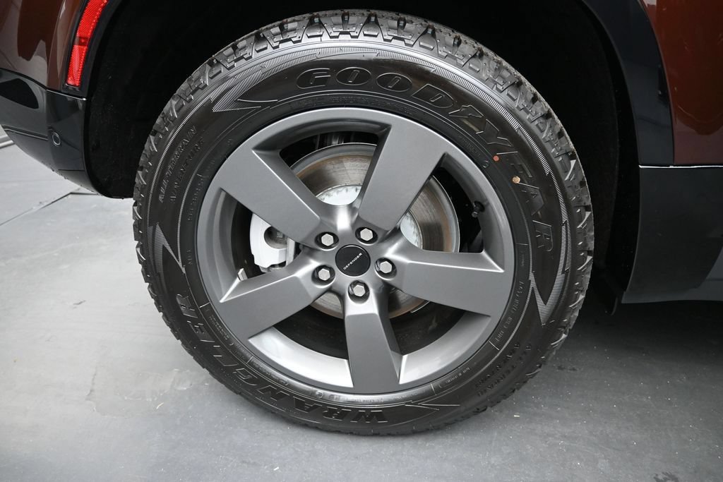 New 2026 Land Rover Defender 90 X-Dynamic SE AWD/4WD image 13
