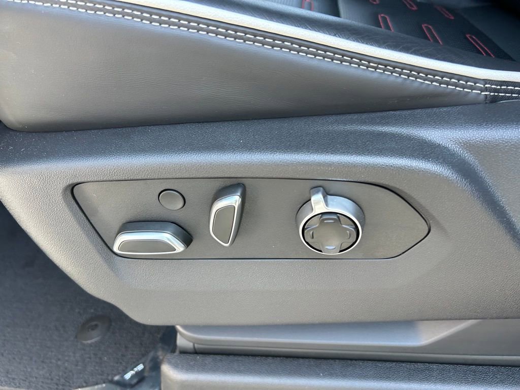 Used 2025 GMC Yukon XL AT4 Ultimate w/ LPO, AT4 Appearance Package AWD/4WD image 57