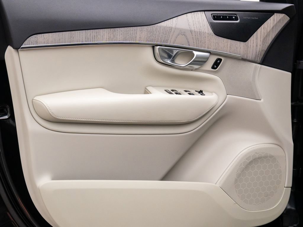 Used 2024 Volvo XC90 T8 Plus w/ Protection Package Premier image 13