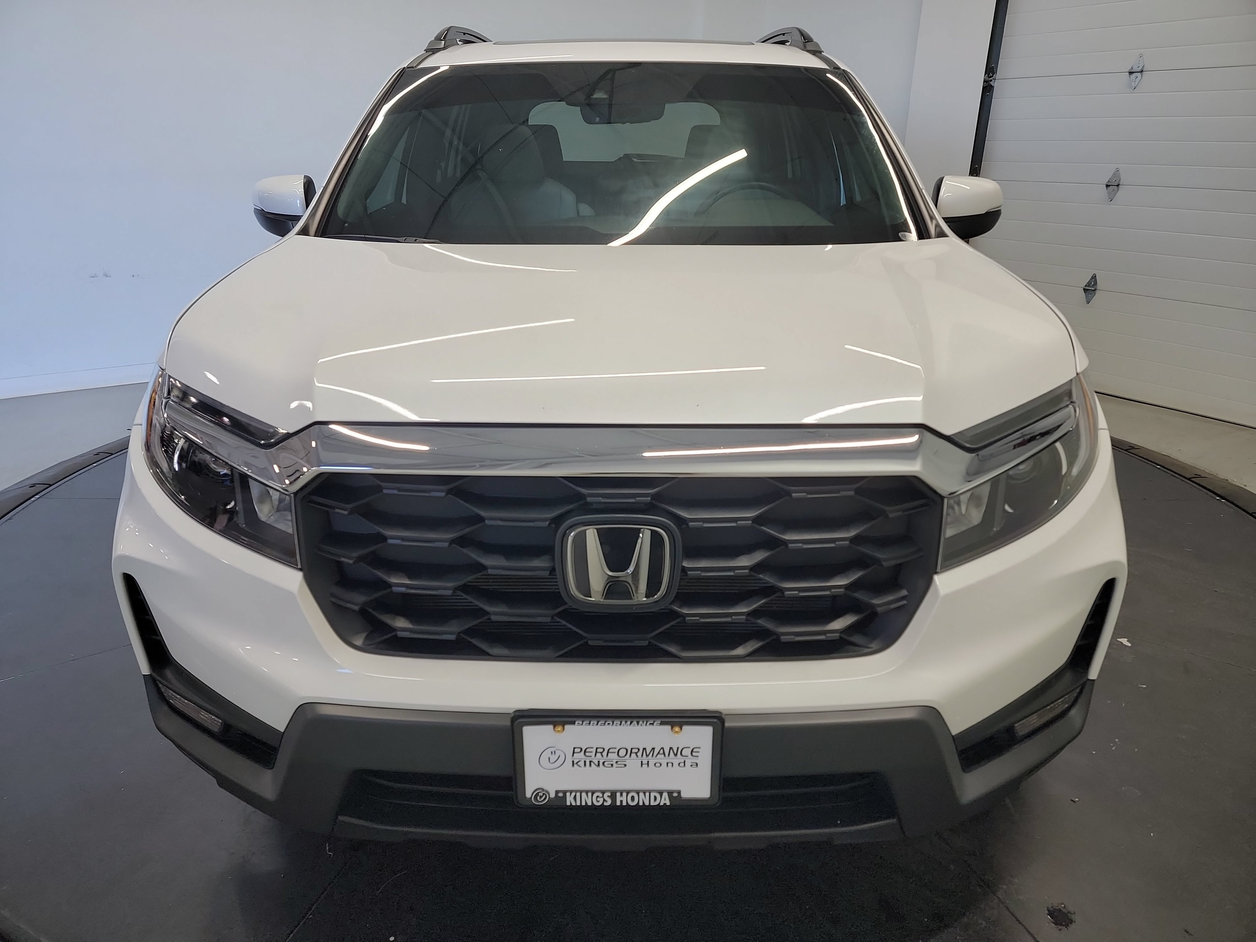 Used 2023 Honda Passport EX-L image 2