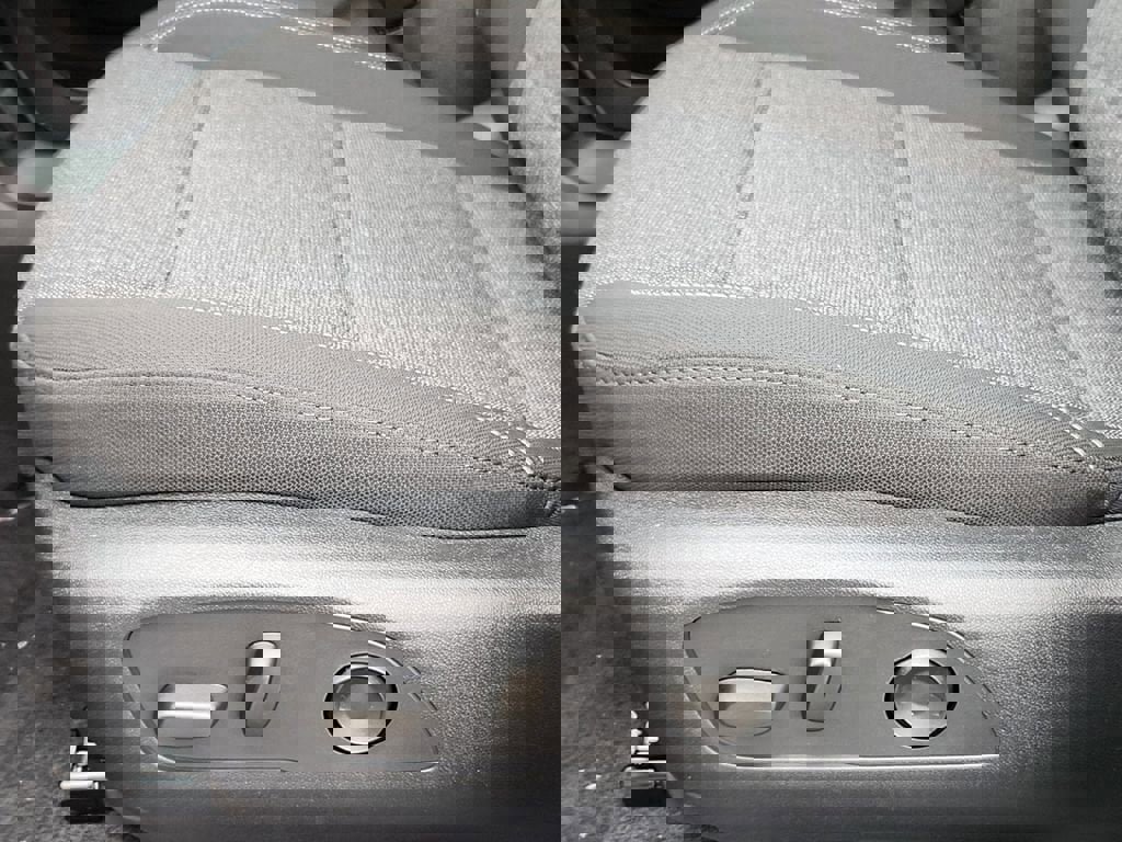 New 2025 GMC Acadia Elevation w/ Black Edition image 17