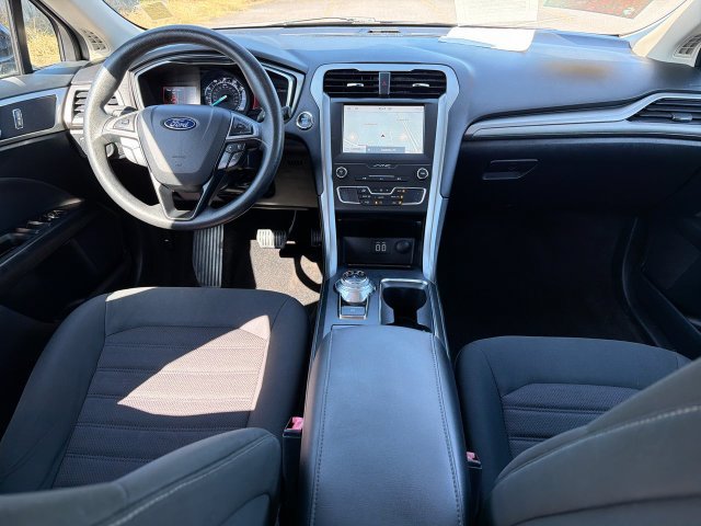 Used 2020 Ford Fusion SE FWD image 24