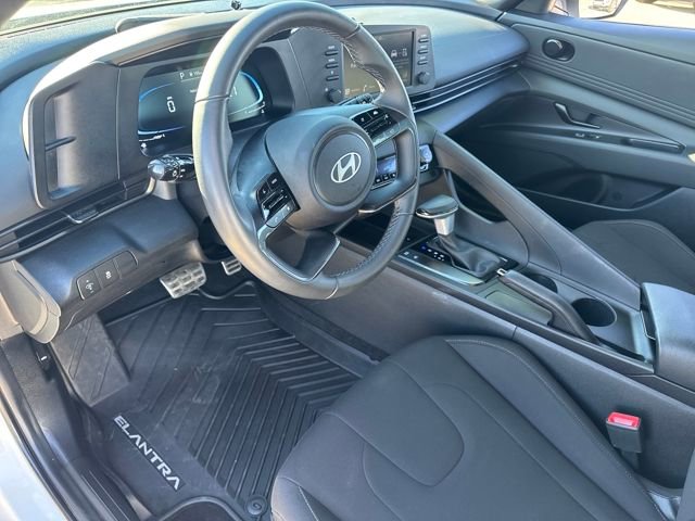 Used 2025 Hyundai Elantra Sport image 18