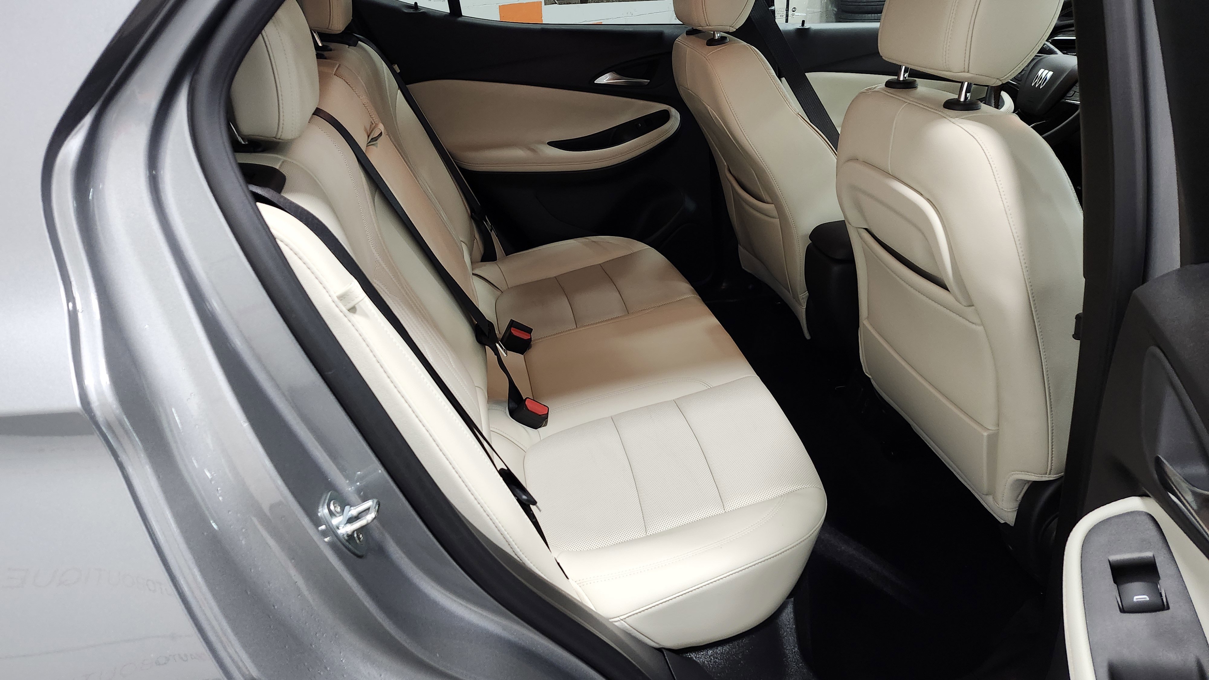 Used 2024 Buick Encore GX Avenir w/ Avenir Convenience Package image 18