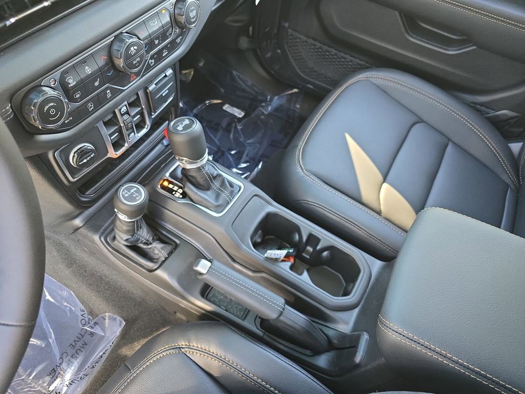 New 2026 Jeep Wrangler Sahara AWD/4WD image 18