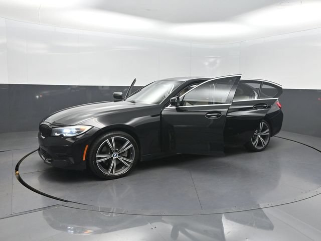 Used 2022 BMW 330i Sedan w/ Driving Assistance Package RWD image 30