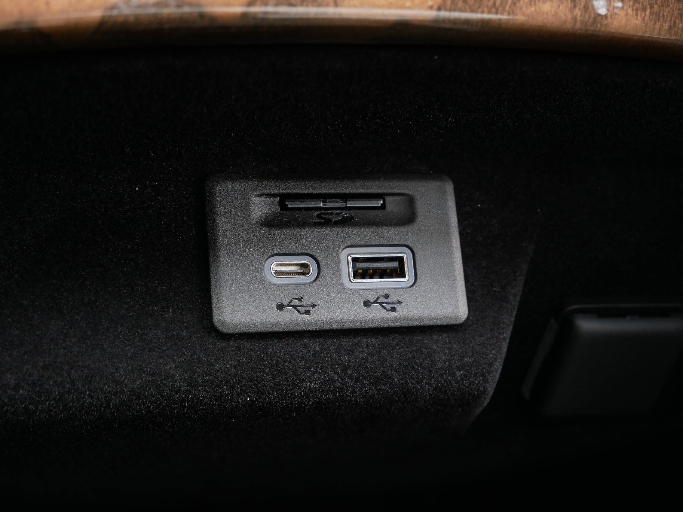 Used 2023 Cadillac Escalade Sport Platinum w/ LPO, ONYX Package image 33