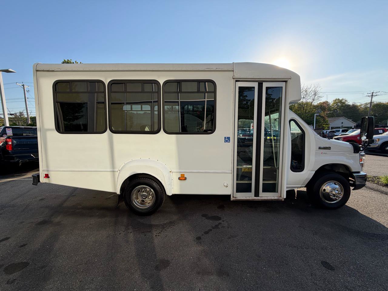 Used 2017 Ford E-350 and Econoline 350 Super Duty w/ Shuttle Bus Prep Package RWD image 6