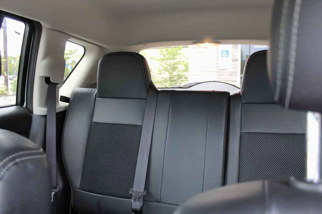 Used 2017 Jeep Compass Latitude FWD image 25
