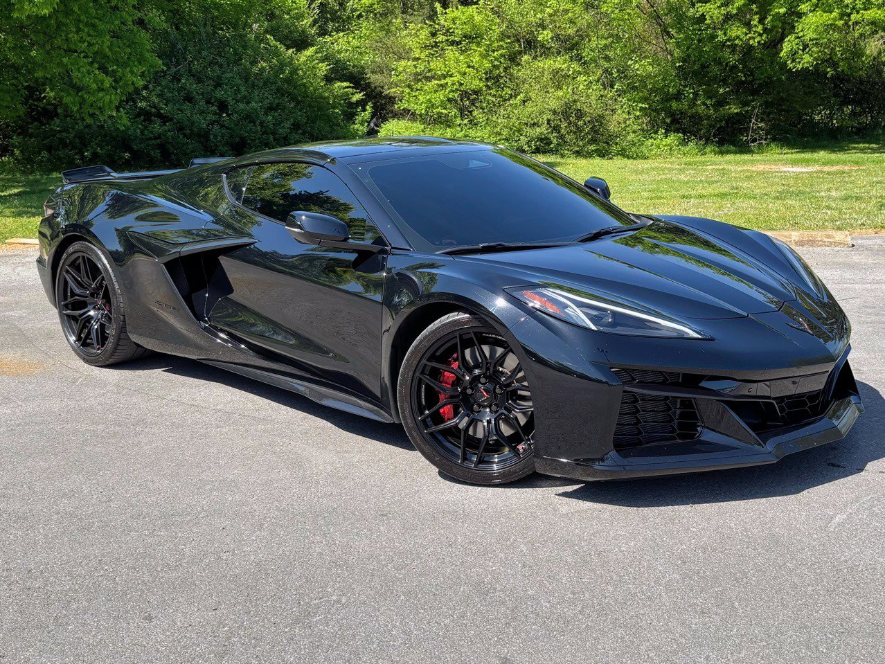 Used 2024 Chevrolet Corvette Z06 w/ Battery Protection Package image 1