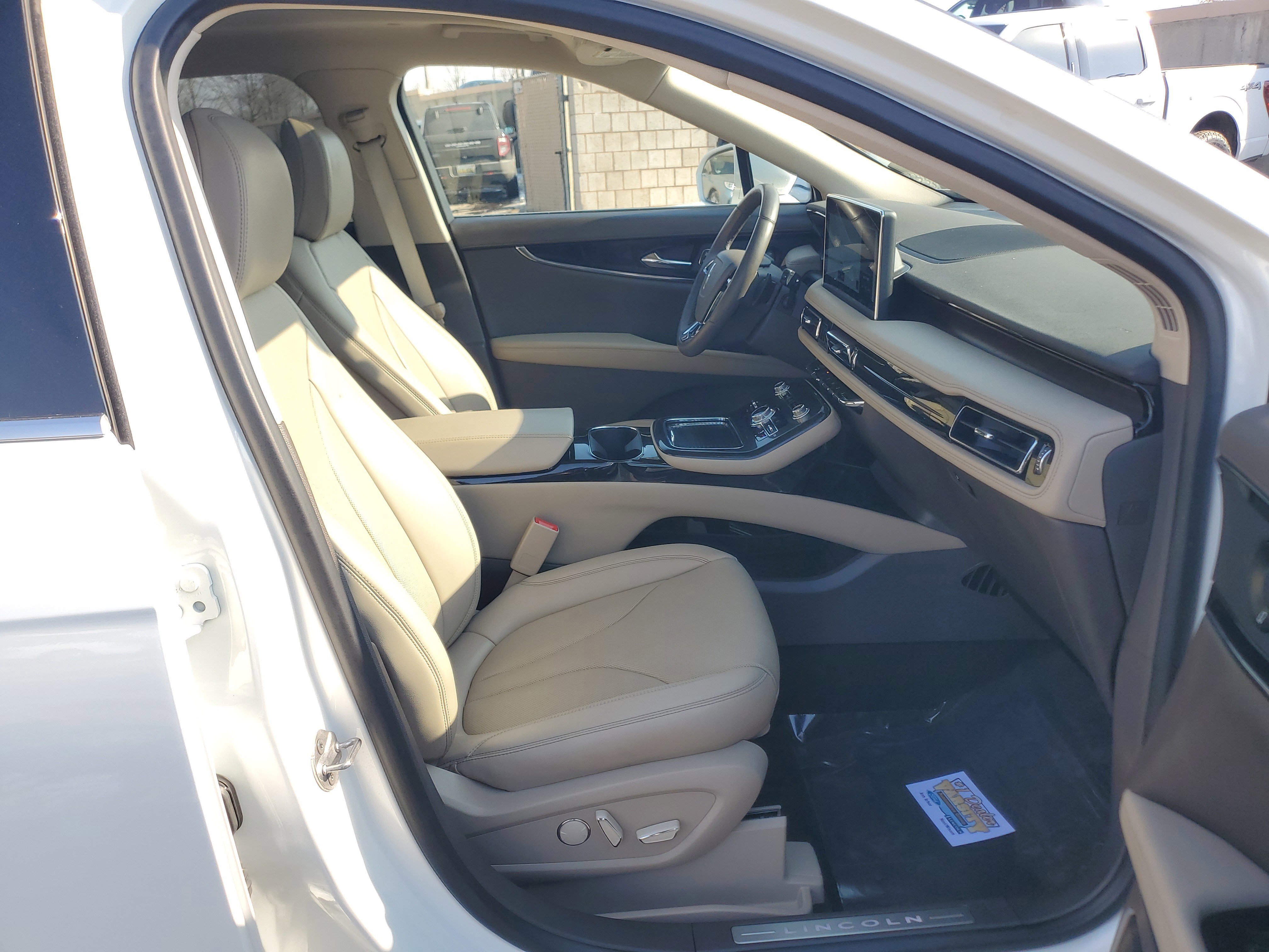 Certified 2023 Lincoln Nautilus Reserve w/ Equipment Group 201A image 9