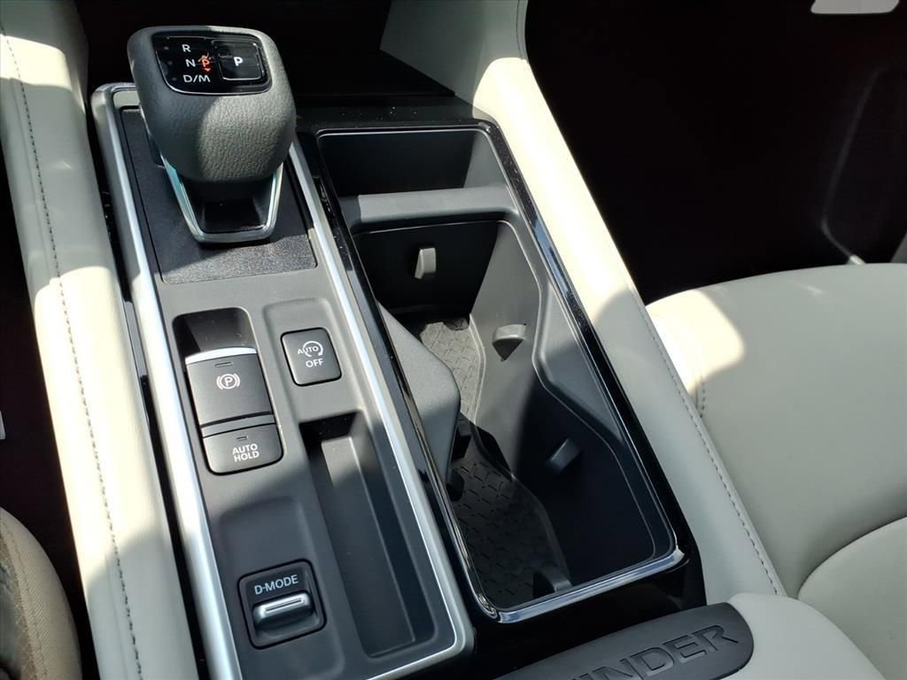 New 2025 Nissan Pathfinder SL image 21