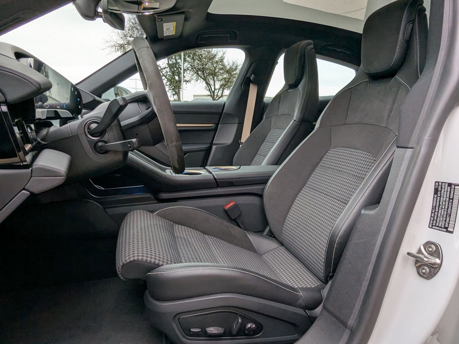 Used 2025 Porsche Taycan 4S image 5