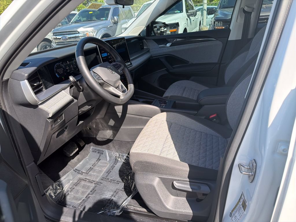 Used 2025 Volkswagen Tiguan S FWD image 11