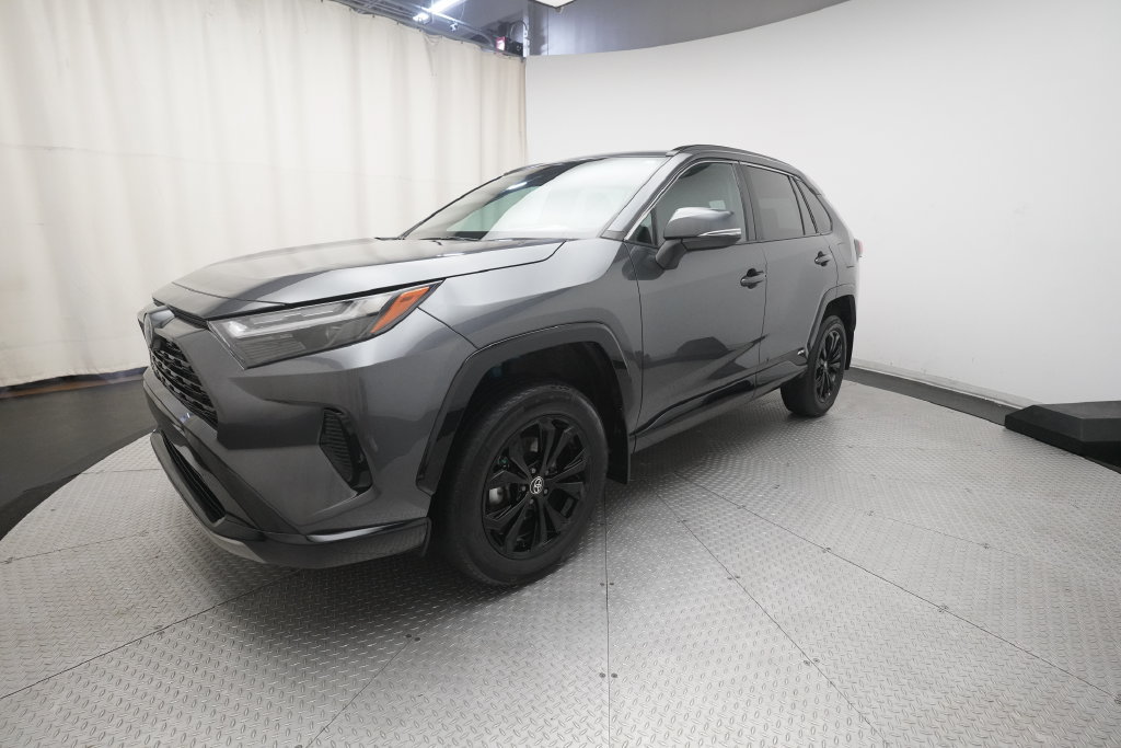 Used 2023 Toyota RAV4 SE w/ SE Grade Weather Package AWD/4WD image 1