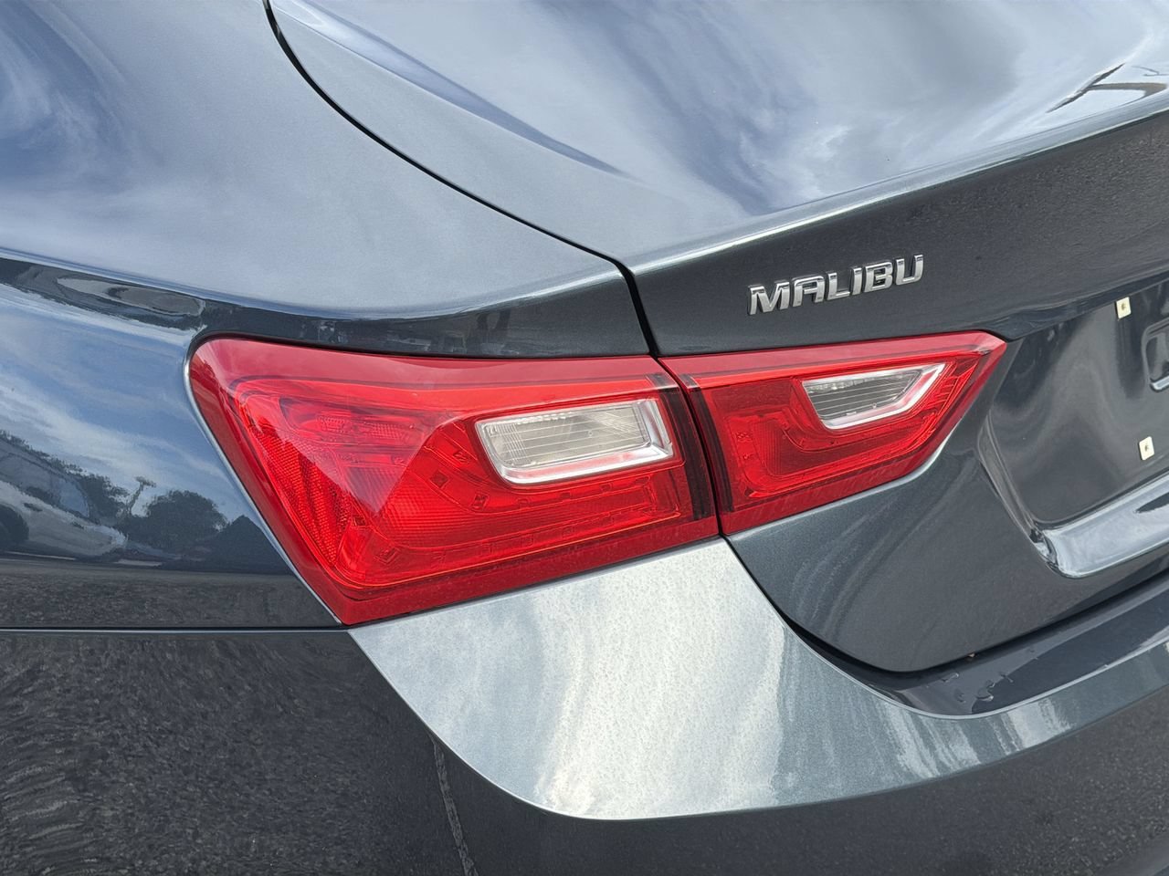 Used 2021 Chevrolet Malibu LS FWD image 7