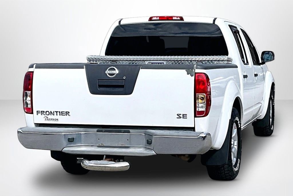 Used 2010 Nissan Frontier SE image 5