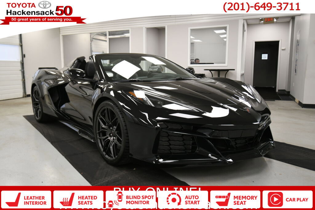 Used 2024 Chevrolet Corvette Z06 image 1