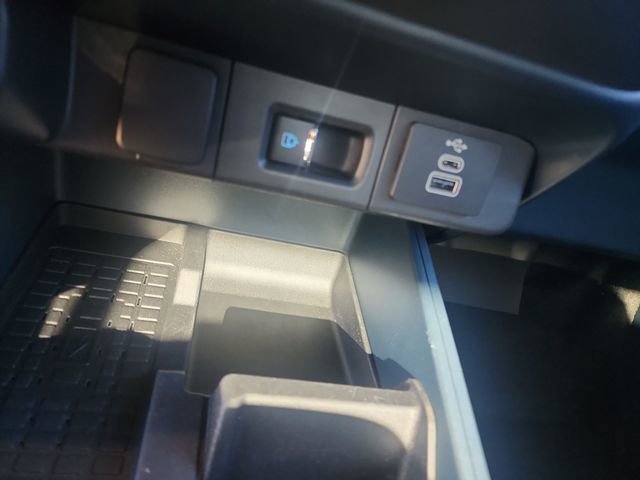 Used 2025 Ford Maverick Lariat w/ Black Appearance Package image 32