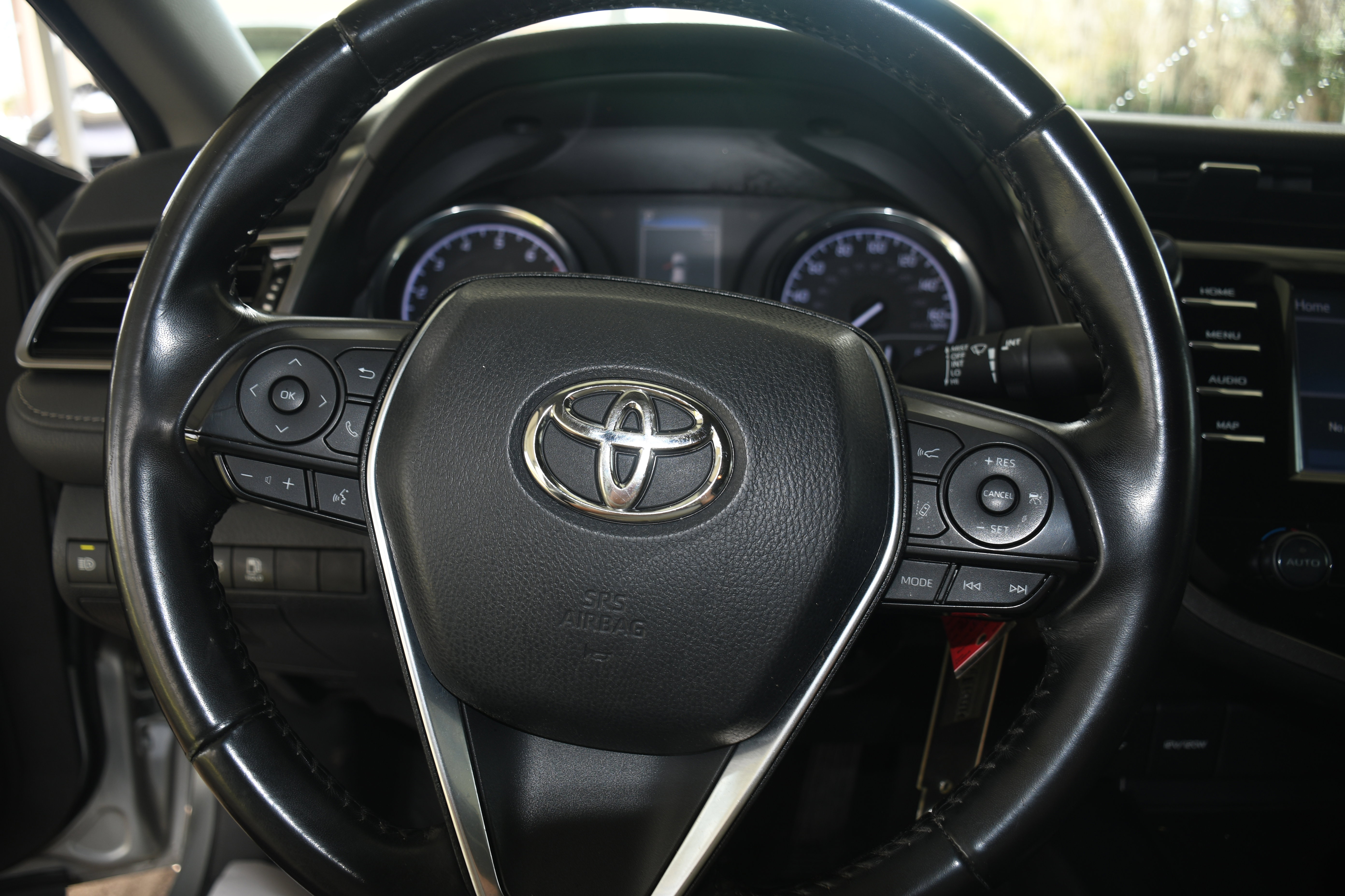 Used 2020 Toyota Camry SE image 12