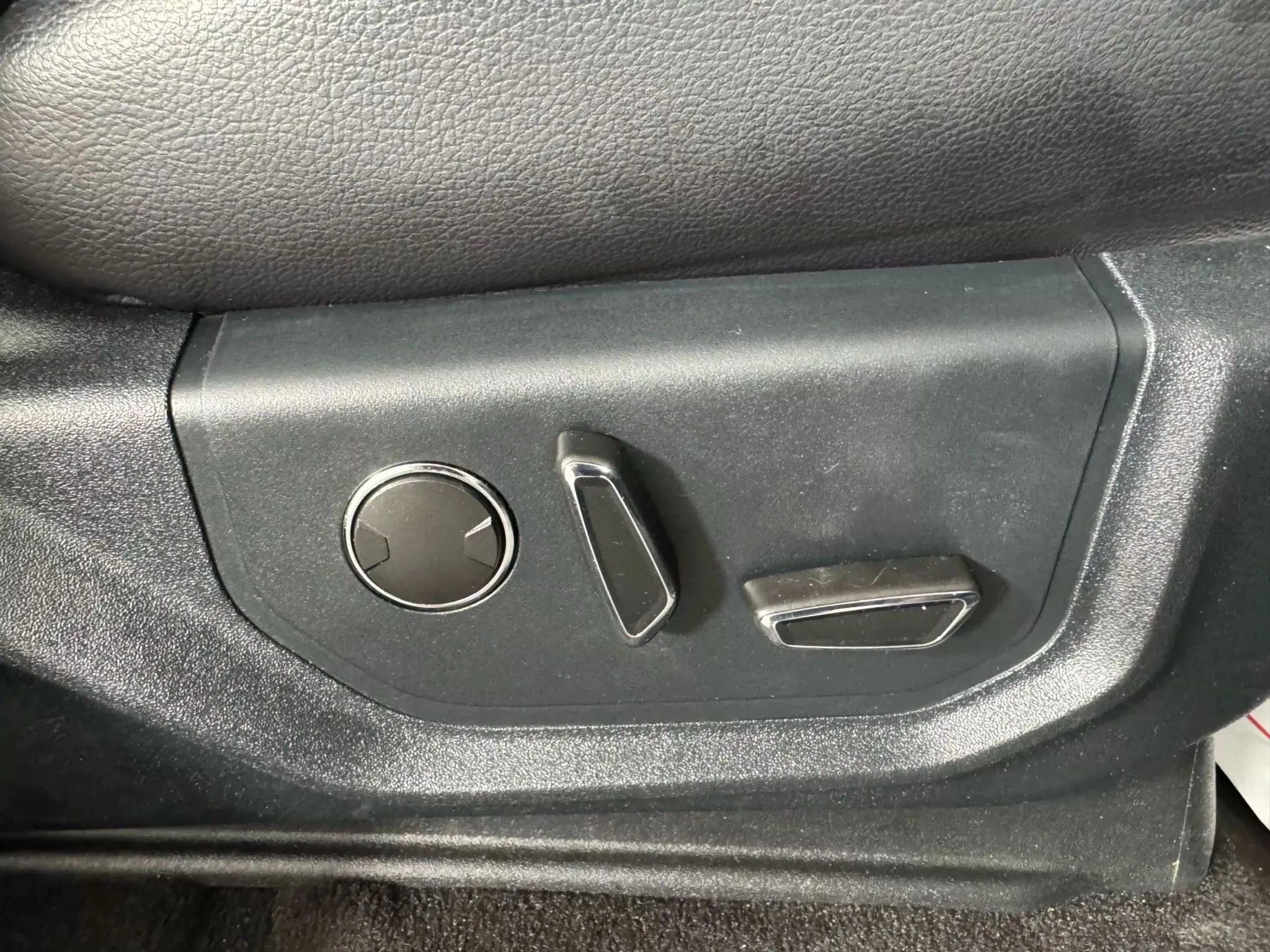 Used 2020 Ford Expedition Limited w/ Equipment Group 302A image 40