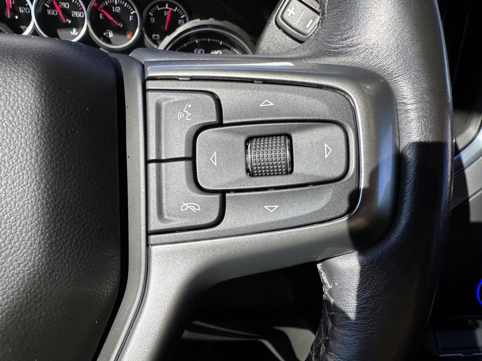 Used 2021 Chevrolet Silverado 1500 LT Trail Boss w/ Bed Protection Package AWD/4WD image 18
