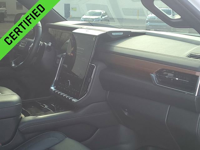 Used 2025 GMC Yukon Denali w/ Sun & Power Step Package image 31