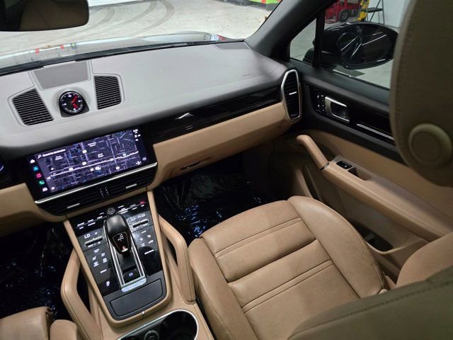 Used 2023 Porsche Cayenne AWD/4WD image 36