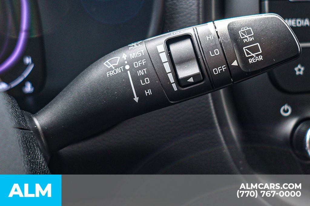 Used 2025 Kia Soul LX w/ LX Technology Package FWD image 34