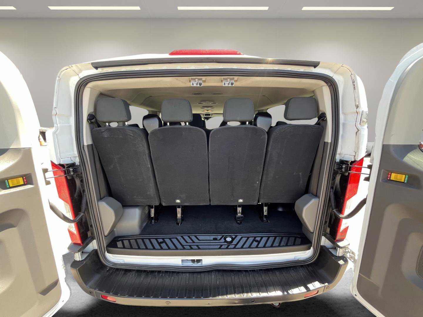 Used 2020 Ford Transit 350 XLT RWD image 27