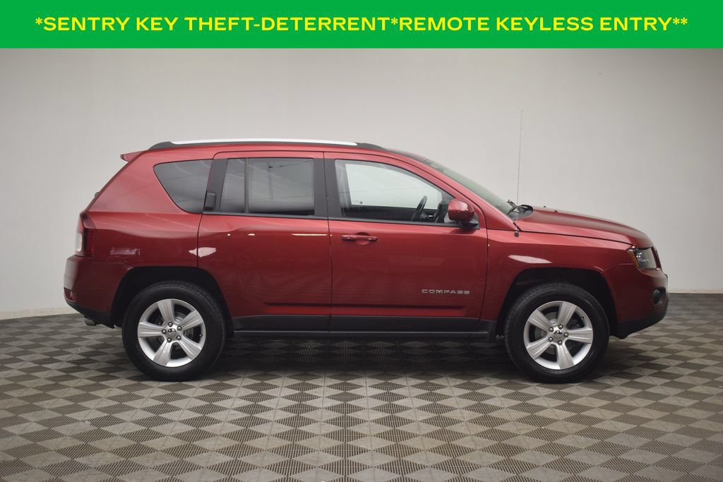 Used 2017 Jeep Compass Latitude AWD/4WD image 10