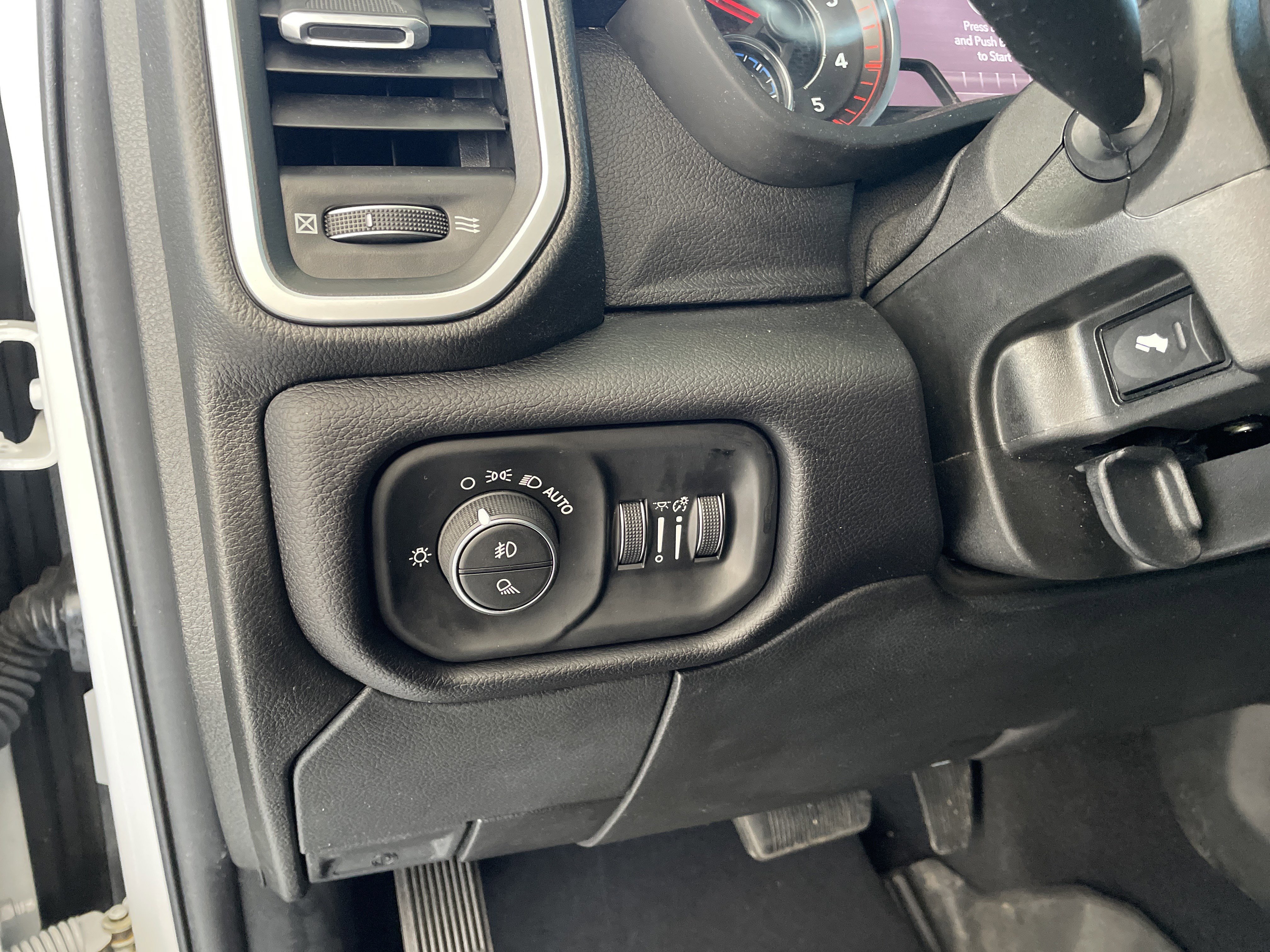 Used 2020 RAM 2500 Big Horn w/ Level 2 Equipment Group image 24