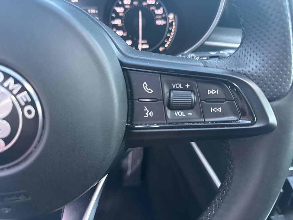 Used 2023 Alfa Romeo Stelvio Ti image 33