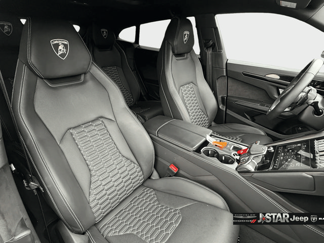 Used 2022 Lamborghini Urus AWD/4WD image 12