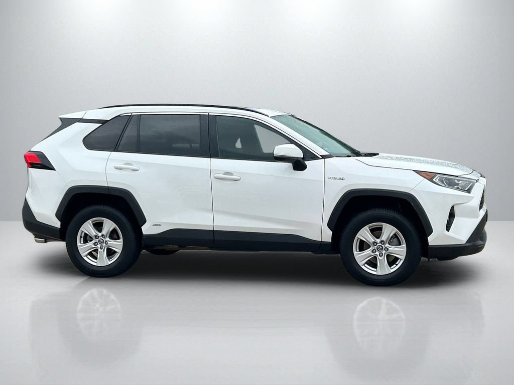 Used 2021 Toyota RAV4 XLE w/ Convenience Package AWD/4WD image 4