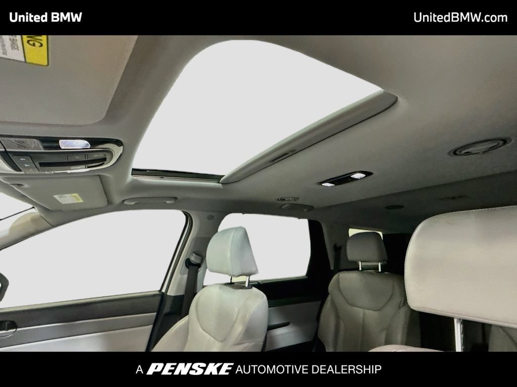 Used 2022 Hyundai Palisade SEL w/ Premium Package FWD image 12