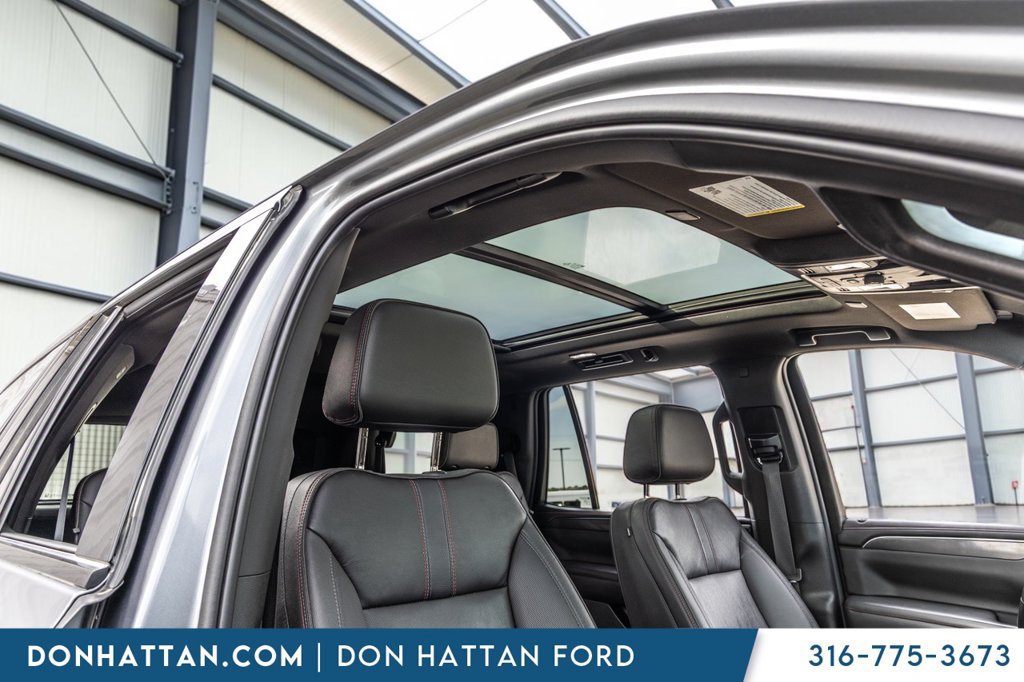 Used 2022 Chevrolet Tahoe RST w/ Luxury Package AWD/4WD image 25
