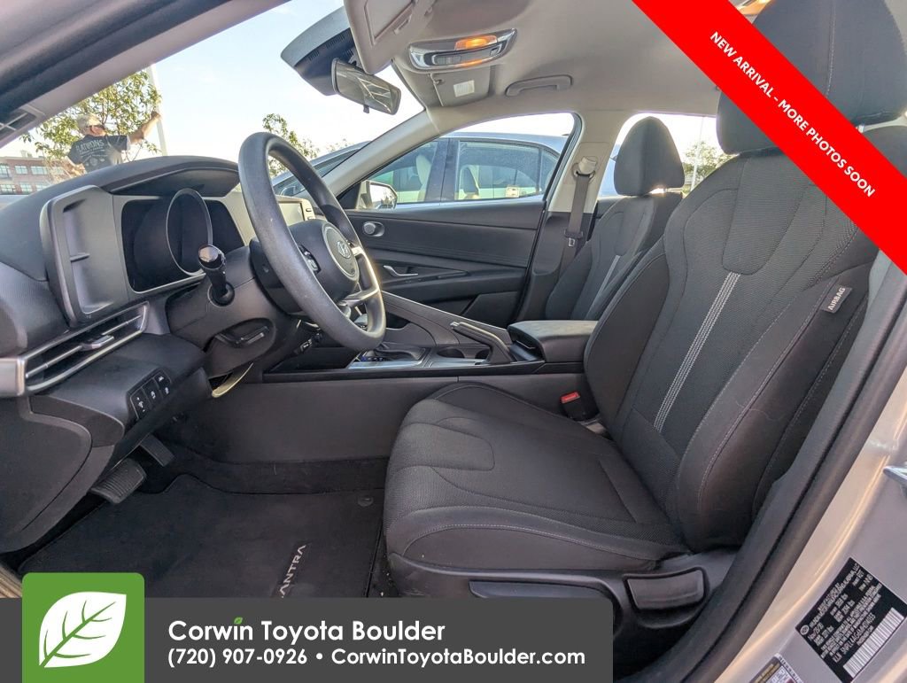 Used 2021 Hyundai Elantra SE w/ Cargo Package image 9